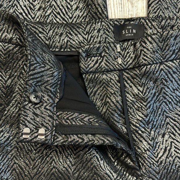 WHBM Black Silver Metallic Comfort Stretch
Jacquard Slim Ankle Pants 4 - Picture 7 of 12